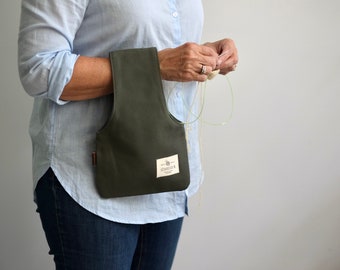 Small green knitting bag, Knitting on the go bag, Mini wristlet in green, Project bag for knitting