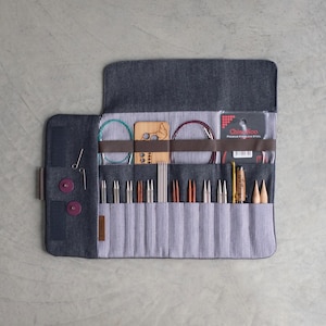 Stricknadel Etui aus dunkelblau-weiß gestreiftem Stricknadelmäppchen