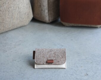 Felt and leather mini case, Notions case, Card holder made of wool and brown leather, Shorties case