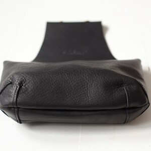 Black Leather knitting bag, Medium Leather knitting wristlet in black, Yarn bag in black leather, On the go arm bag image 4