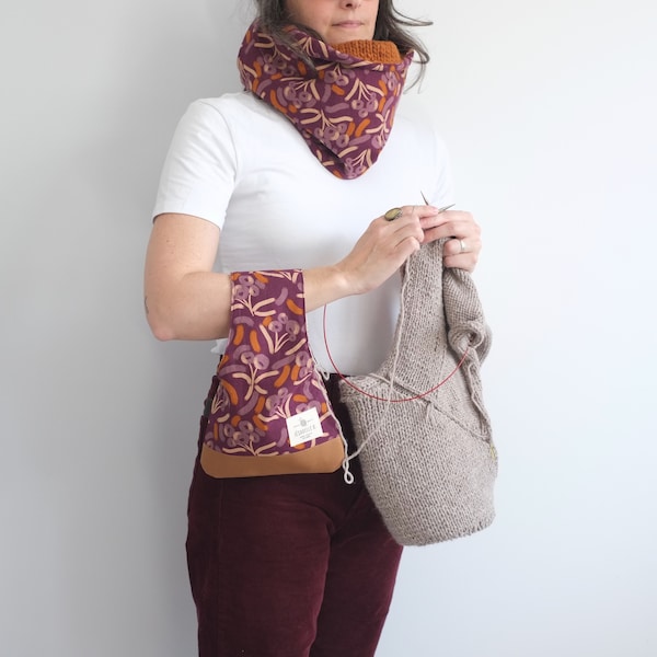 Petit sac de tricot en édition limitée avec fond en canevas, petite pochette de tricot ou crochet