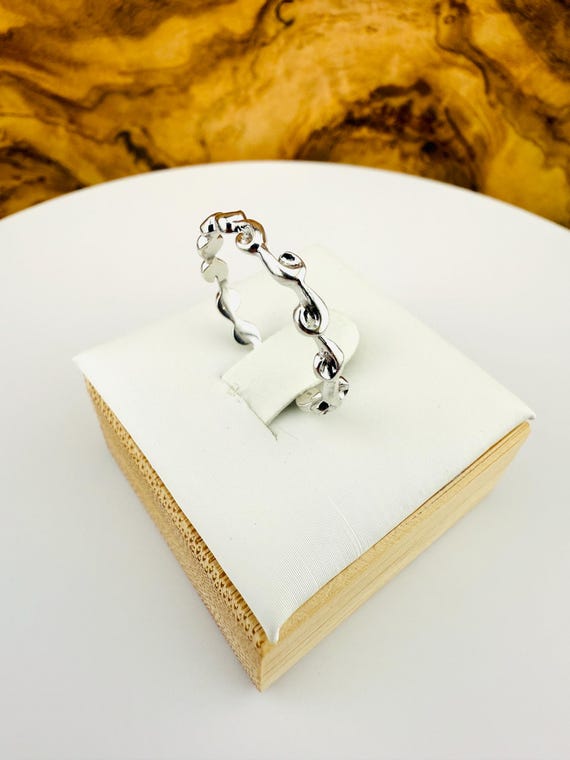 Signed Sterling Silver Linked Loop Stacking Band … - image 4