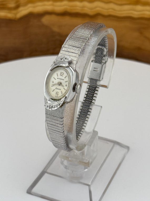 Petite Wittnauer Genève Swiss Mid-century 14mm Womens Watch – 10k