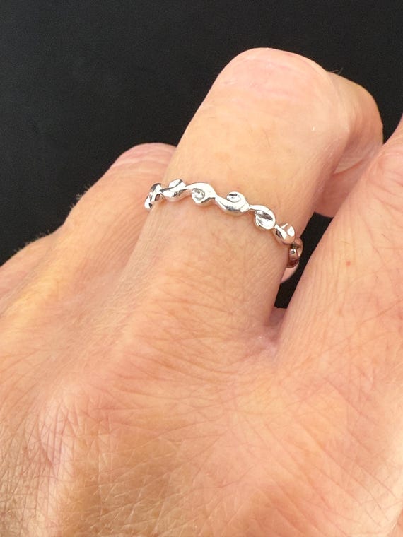 Signed Sterling Silver Linked Loop Stacking Band … - image 1