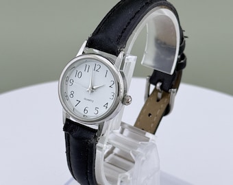 Vintage Petite Quartz Women’s Watch 24mm White Dial Minimalist Style