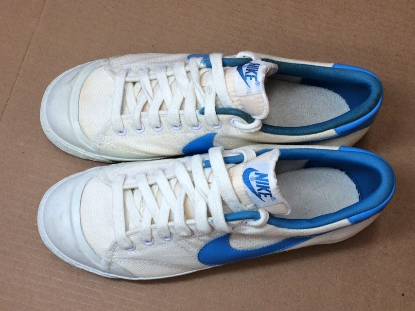 nike canvas tennis shoes