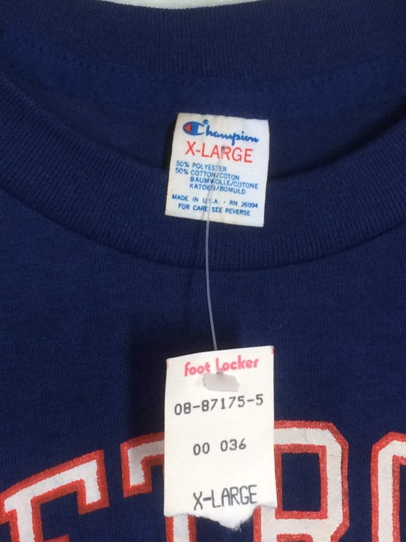 deadstock 1980s nos nwt Detroit Tigers baseball team blue t-shirt size XL 20X28 looks large Champion brand made in USA