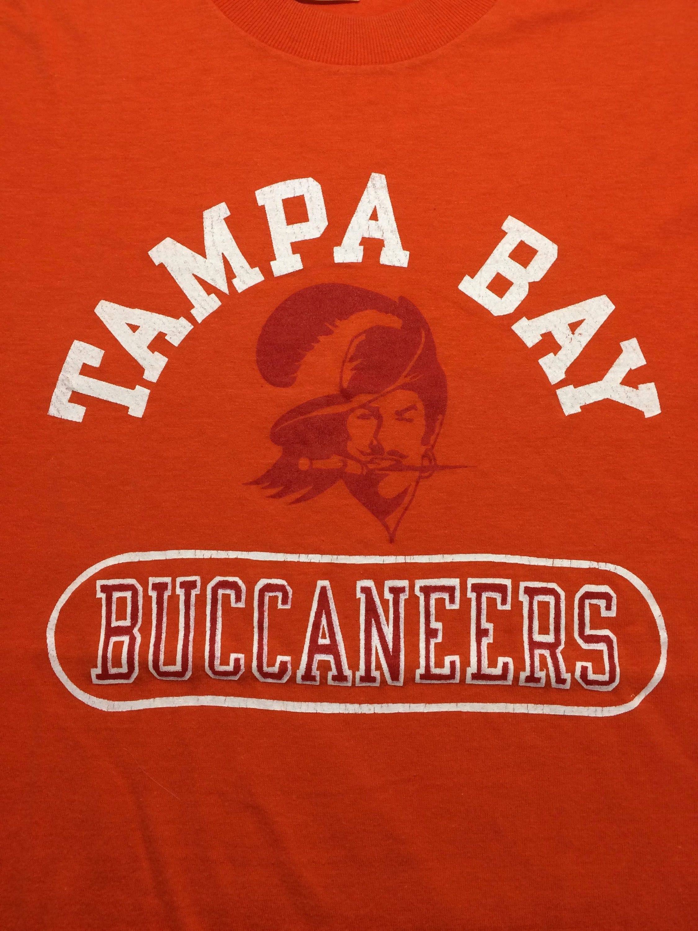 1980s football team Tampa Bay Buccaneers Florida t-shirt size large ...