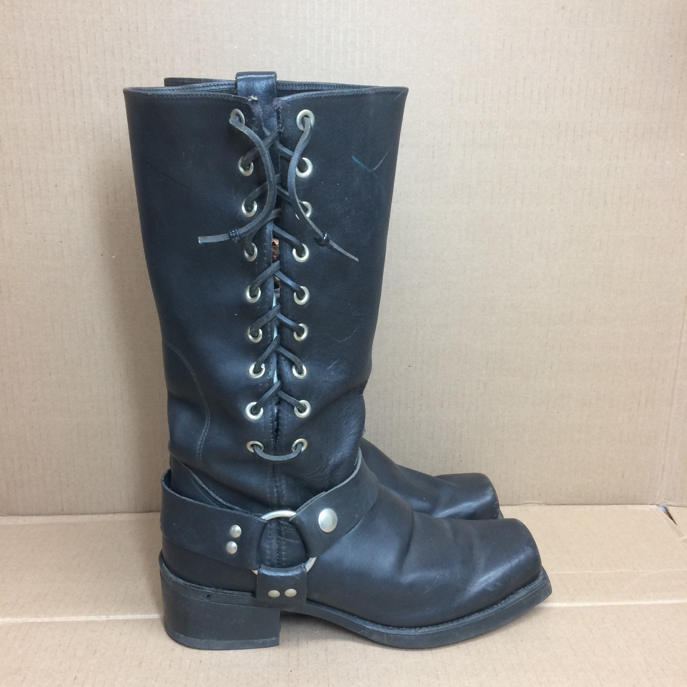 narrow lace up boots