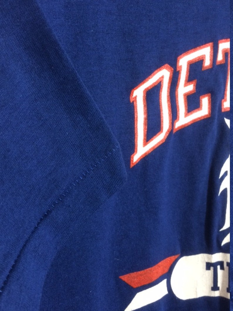 deadstock 1980s nos nwt Detroit Tigers baseball team blue t-shirt size XL 20X28 looks large Champion brand made in USA