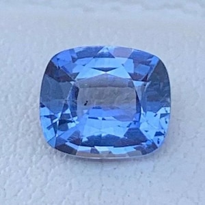 Natural Blue sapphire 0.90 Cts, Ceylon Sapphire, Blue sapphire, Cornflower Blue sapphires