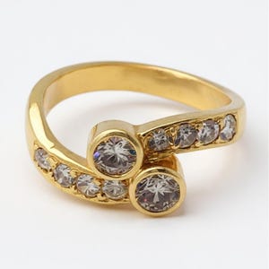 Natural Diamond Ring in 18kt Yellow Gold