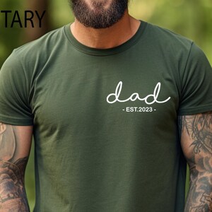 Dad Est 2025 T-shirt, New Dad Shirt, Gift for Dad, Pregnancy Announcement to Dad, Dad Surprise Gift, Dad Gift from Wife, Dad Birthday Gift