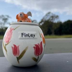 Handmade Ceramic Pet Urn – Personalized Dog or Cat Memorial – Custom Ashes Keepsake – Pet Loss Gift – Small Urn for Cats & Small Dogs