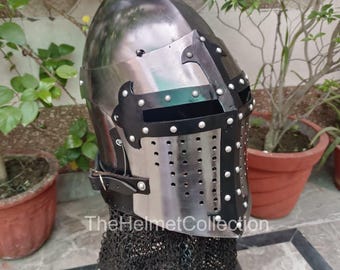 Casco bascinet de combate con cruz ennegrecida / Armadura de combate blindada de acero de calibre 16