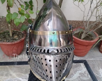 Casco bascinet medieval con cara de cerdo, acero de calibre 16, armadura ponible.
