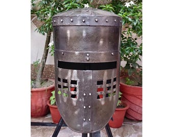Casco de acero de caballero negro medieval: armadura lista para la batalla, regalo de cosplay