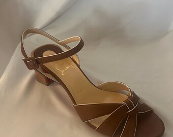 Christian Louboutin Anjalili Brown Leather Shoes With Red Glossy Soles. Size 9 Medium.
