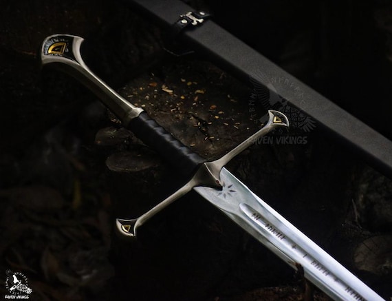 Handcrafted Skyrim Great Sword Replica with Leather Sheath- Dragonborn Cosplay Prop, Elder Scrolls Collectible- Custom Engraved Gift For Him