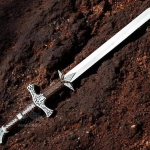 Handcrafted Skyrim Great Sword Replica with Leather Sheath- Dragonborn Cosplay Prop, Elder Scrolls Collectible- Custom Engraved Gift For Him