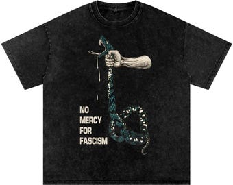 Camiseta extragrande de algodón lavado con nieve "Sin piedad para el fascismo", protesta política y antifascismo.