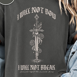 Svärdskjorta, 90-talsrockskjortor, vintage, rock, bekväma färger, musikerpresenter, sliten grafisk t-shirt, text