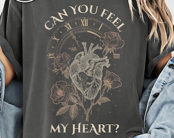 Camiseta com estampa de coração anatômico, camiseta metalizada, camiseta gótica vintage, camiseta oversized, Comfort Colors, estampa botânica escura, presente, camisetas com efeito desgastado
