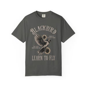 Blackbird Shirt, Comfort Colors, Retro Vintage Shirt, Trendy Tee, Retro Music Shirt, Concert Shirt, Old School Rock Band Shirt, Gift Shirt Pepper