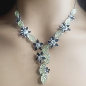 flower and leaf design stainless steel necklace and earrings set