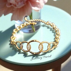 Exquisite Gold-tone stainless steel elegance bracelet