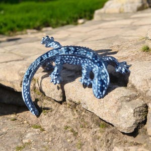 Shimmering crystal lizard brooch