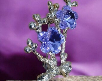 Jewellery portal sparkling crystal flower bouquet brooch