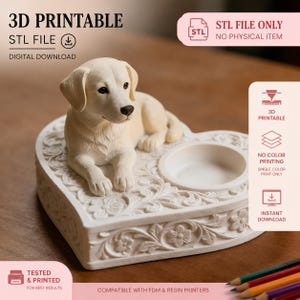 Op de afbeelding: Een 3D-printbaar STL-bestand voor een digitale download met een crèmekleurig hondenbeeldje op een hartvormige basis met bloemmotieven in reliëf en een ronde inkeping. Tekst: 3D PRINTABLE, STL FILE, NO PHYSICAL ITEM, INSTANT DOWNLOAD.