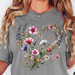 Comfort Colors®Flower Shirt Aesthetic, Floral Graphic Tee, Floral Shirt, Flower Tshirt,Wild Flower Shirt,Wildflower Tshirt,Gift for Gardener