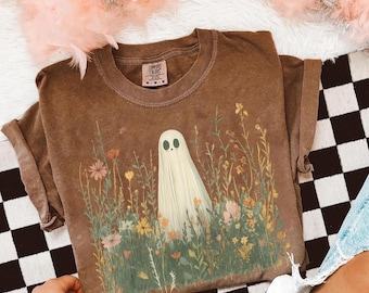 Comfort Colors® Cute Ghost in Wildflowers Shirt Spooky Fall Aesthetic Halloween Floral Tee Retro October Graphic T-Shirt Cozy Ghostcore Gift