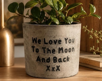 Maceta con mensaje personalizado / Maceta de hormigón personalizada con las palabras que elijas.