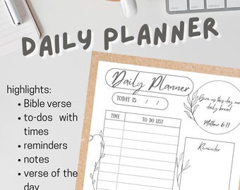 Puede incluir: Un planificador diario imprimible en blanco y negro con un diseño floral. El planificador incluye secciones para listas de tareas, notas, recordatorios y un versículo del día. El texto "Danos hoy nuestro pan de cada día" y "Mateo 6:11" están incluidos.