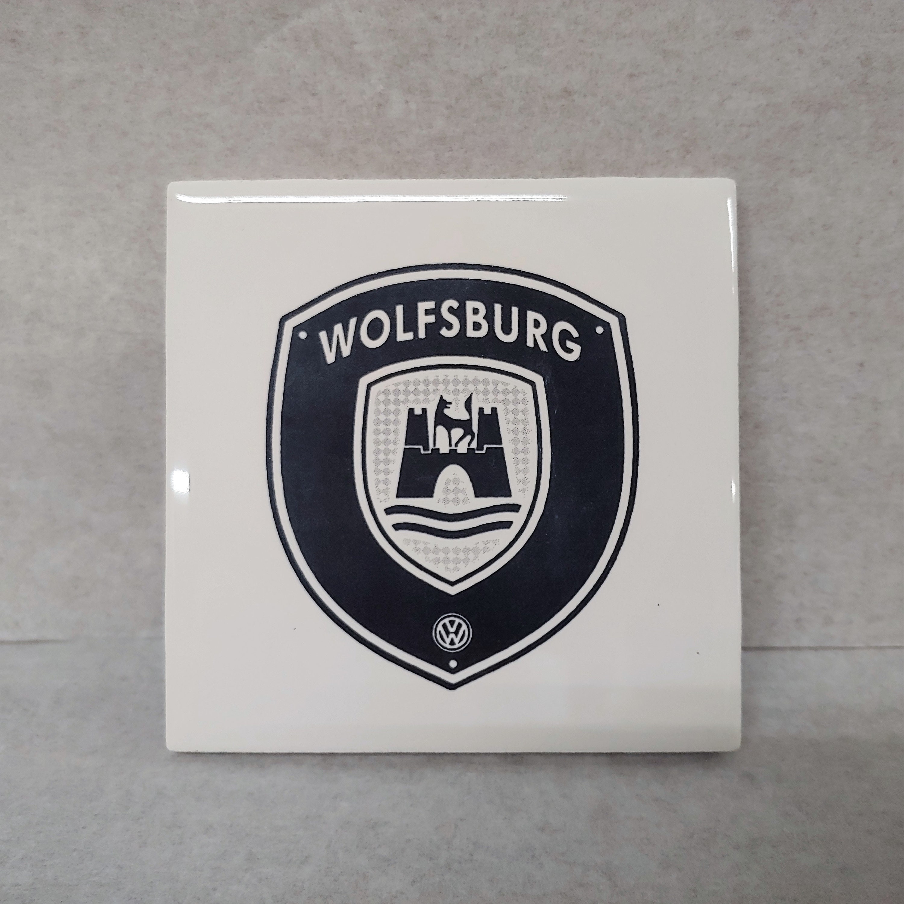 Wolfsburg Volkswagen VW Logo Engraved Ceramic Glazed Etsy 日本 ウォルフスブルグ キーホルダー