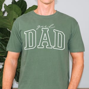 Comfort Colors Girl Dad Shirt – Father’s Day T-Shirt, Varsity Dad Tee with Script Girl, Gift for Dad from Daughter 画像 6