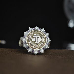 Women&#39;s Custom University Ring – Graduation Class Ring with Birthstone in Silver or Gold Finish