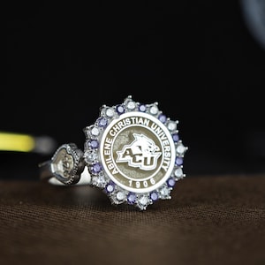 Engraved University Class Ring - Custom College Jewelry for Grads