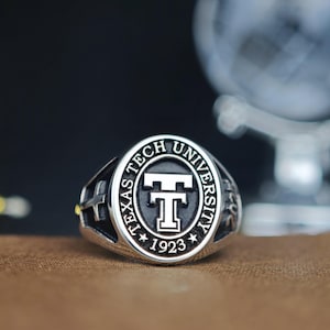 Custom Graduation Ring for Her – Gemstone Class Ring with University Name in Gold or Silver