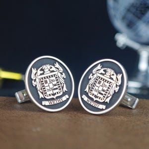 Engraved Coat of Arms Cufflinks - Custom Family Crest Gift in Silver or Gold - Men’s Heritage Jewelry