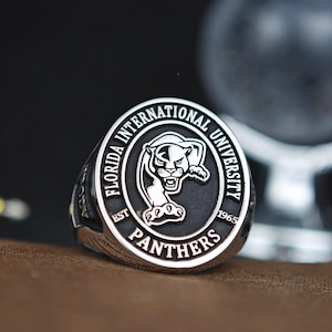 Gold or Silver Graduation Ring for Her – Custom Engraved College Class Ring with Stone