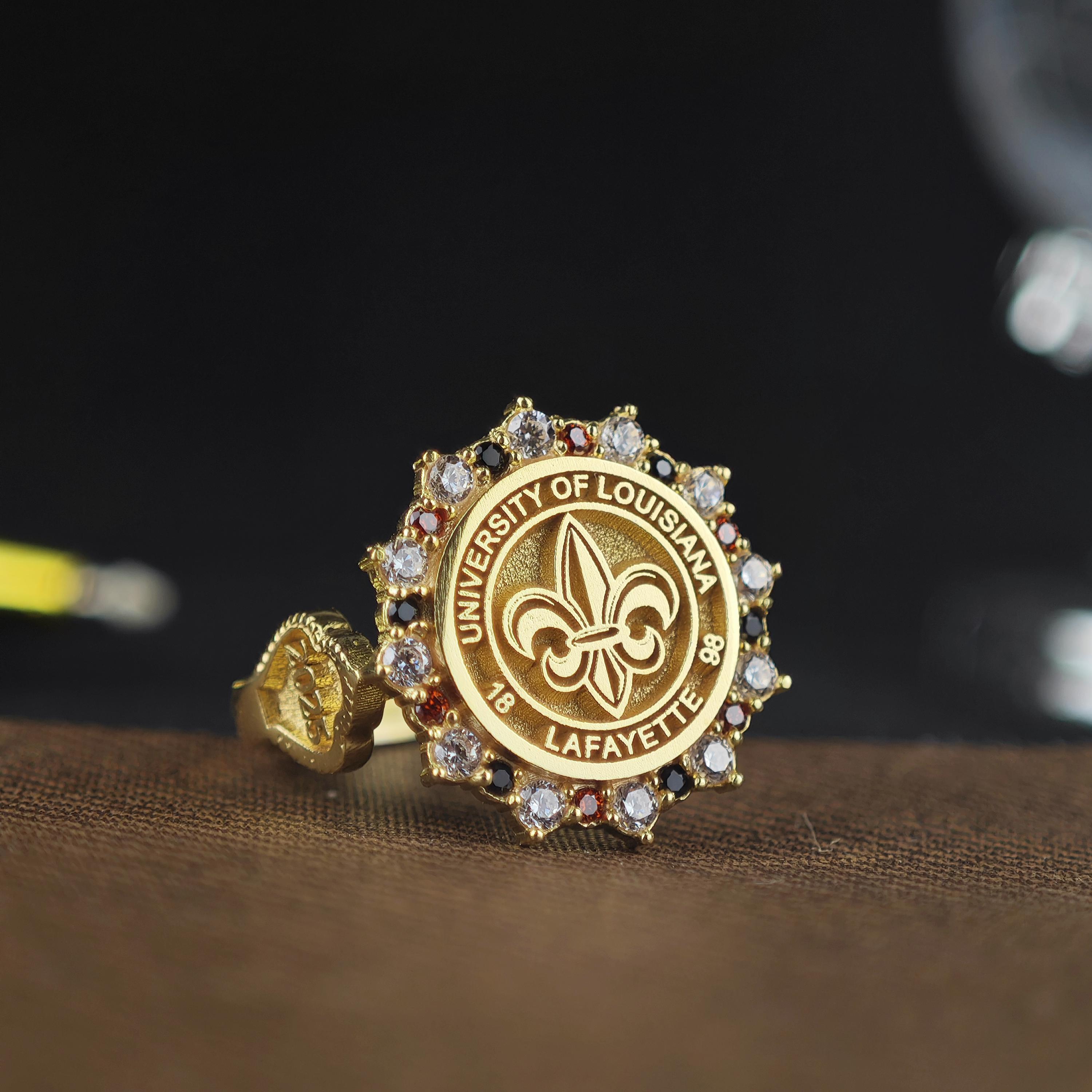 Personalized College Class Ring - University Graduation Keepsake in ...