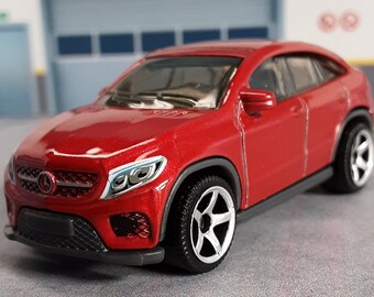 Keying Cars 1/64 Diecast Metal Cars & Trucks - Swivel keychain - Spare key bling charm - Red GLE Sport Coupe