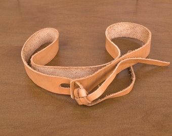 Medieval leather tie-up buckle-less belt "serpent tongue" belt.