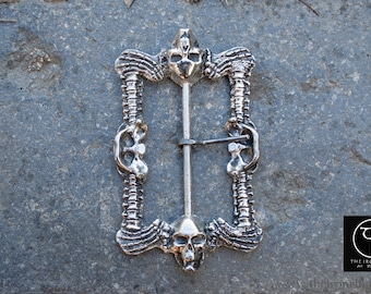 Pirate buckle VI skulls and bones in cast brass, also white plated or aluminium. for baldric or belt, fantasy, cosplay, larp, renaissance.