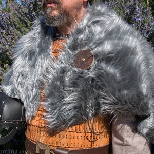 Faux fur mantle-shawl imitation pelt drape for larp, renaissance, costume. 100 X 75 cm (about 39,4in X  29.52 in),Nordic, viking, barbarian.