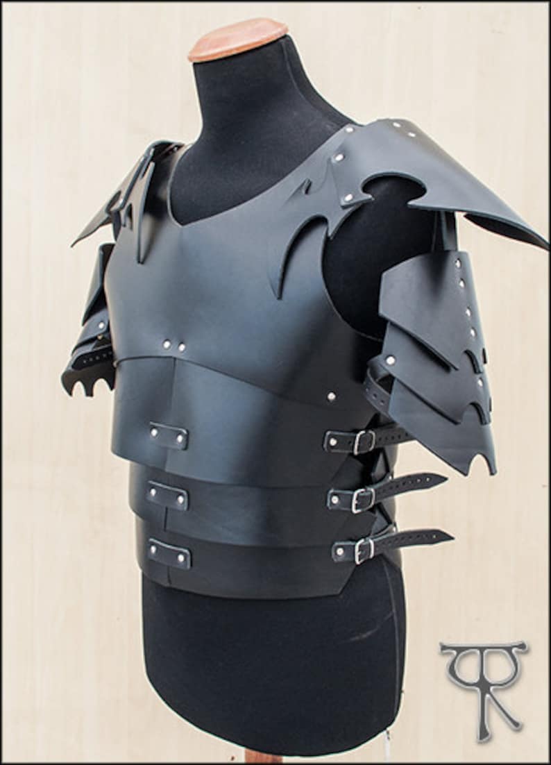 Dark Elf pauldrons in real leather, for Larp and fantasy enthusiasts. image 1